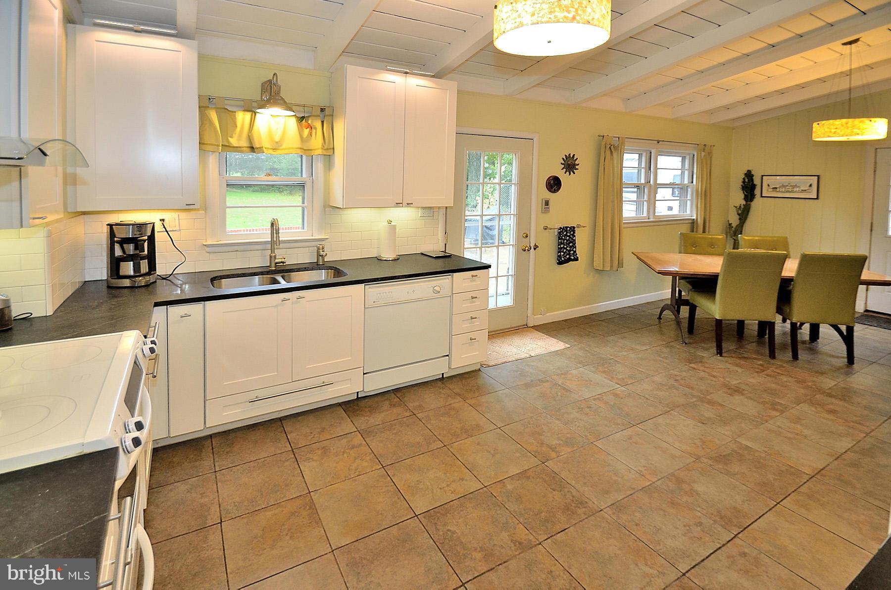 5205 Cedar Road Alexandria, VA 22309 - Photo 10 of 26 Kitchen