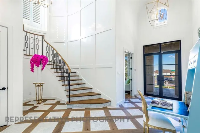 a view of entryway with a front door