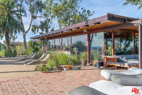 $1,999,000 | 17728 Ridgeway Road, Granada Hills, CA 91344