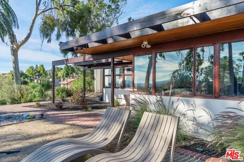 $1,999,000 | 17728 Ridgeway Road, Granada Hills, CA 91344