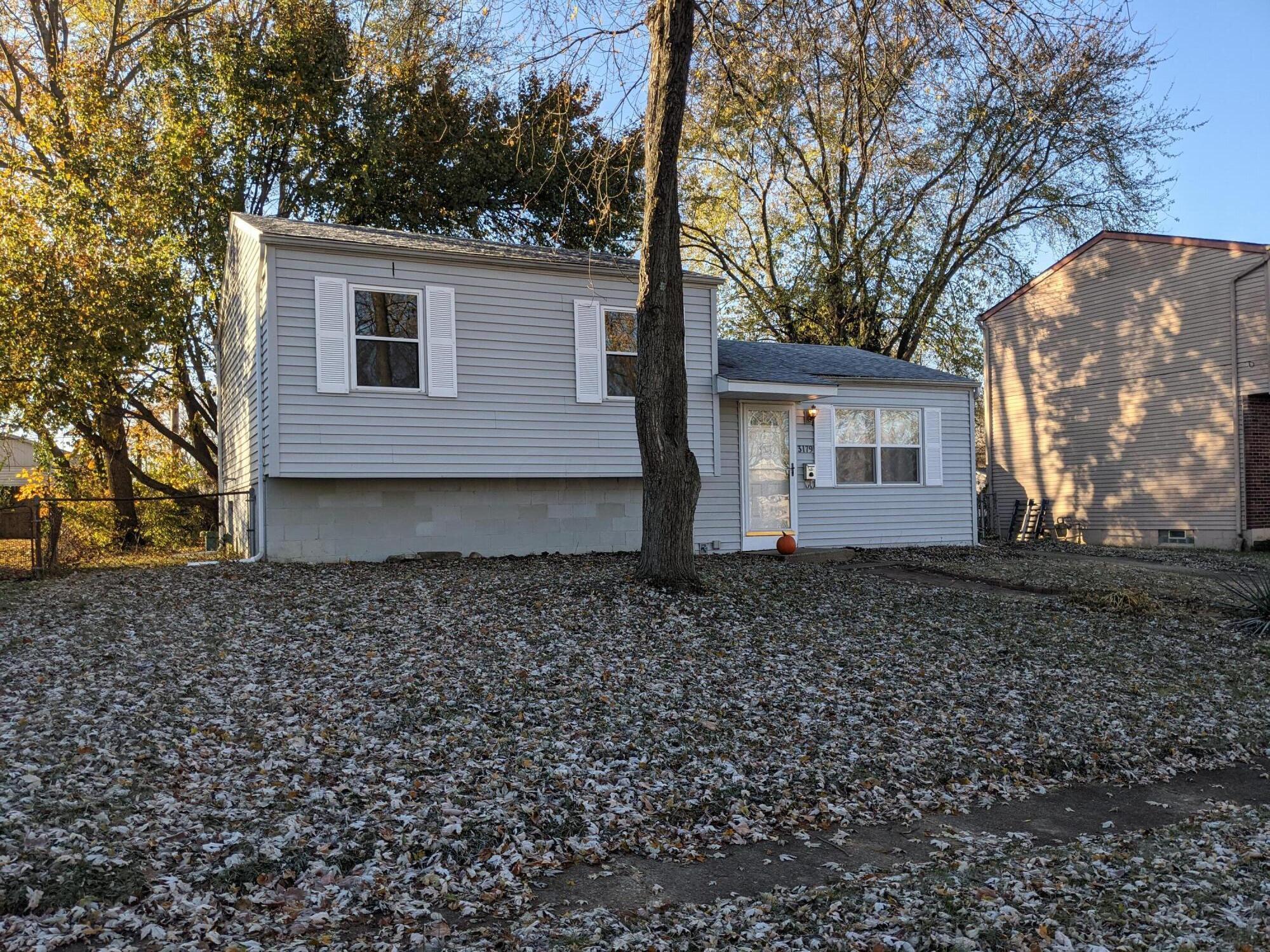 3179 Latonia Road Columbus, OH 43232 - Photo 1 of 11 PXL_20211123_141120557
