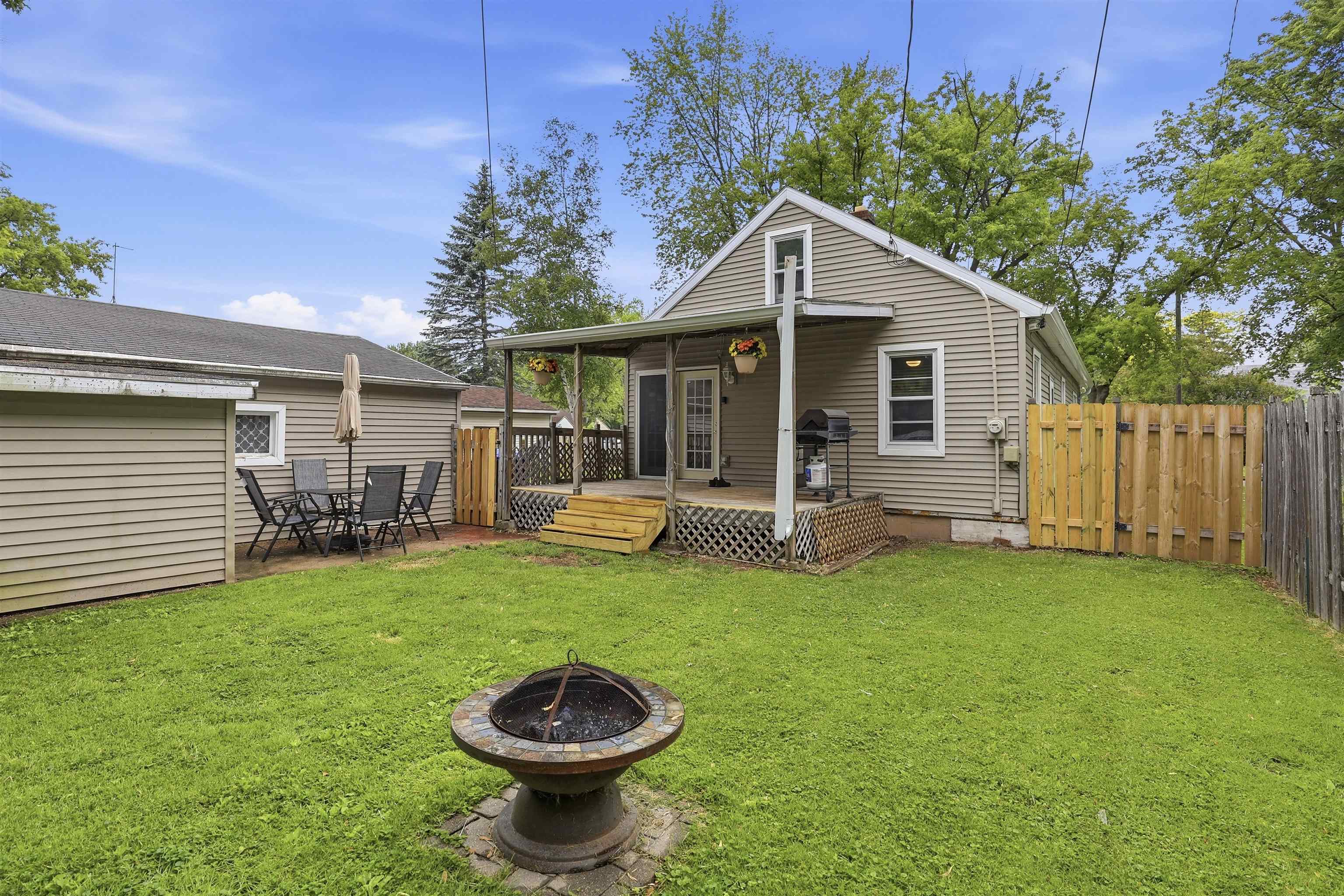 709 East Goodall Street Appleton, WI 54915 - Photo 27 of 28