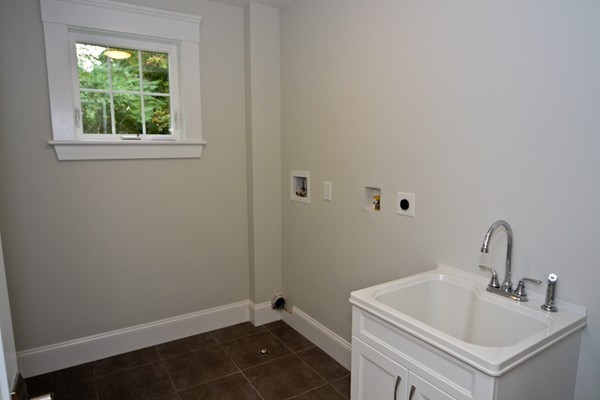 39 Lockeland Road Winchester, MA 01890 - Photo 25 of 29