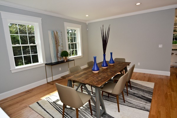 39 Lockeland Road Winchester, MA 01890 - Photo 5 of 29