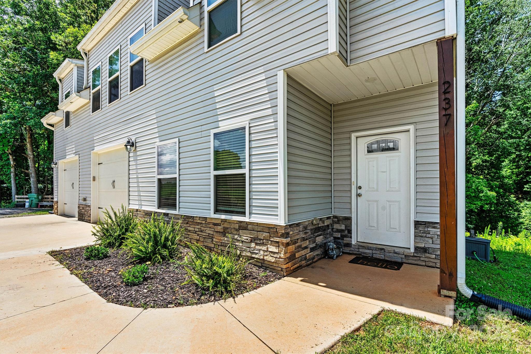 237 Mariposa Road Stanley, NC 28164 - Photo 11 of 40 Gallery Image 11