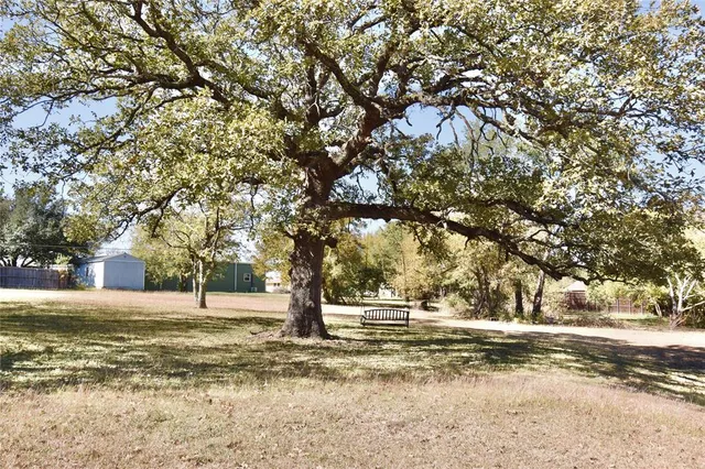 $325,000 | 3806 Northwest County Road 0013, Corsicana, TX 75110