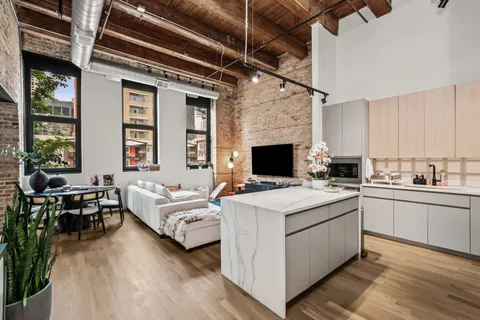 $6,995 | 153 West Ohio Street, Unit 104, Chicago, IL 60654