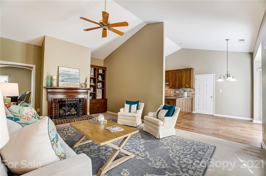 10742 Ridge Acres Road Charlotte, NC 28214 - Photo 11 of 26 Gallery Image 11