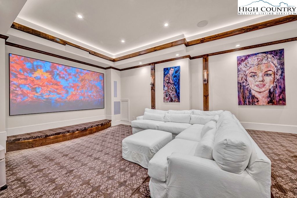 906 Fox Meadow Road Banner Elk, NC 28604 - Photo 29 of 40 a living room with furniture