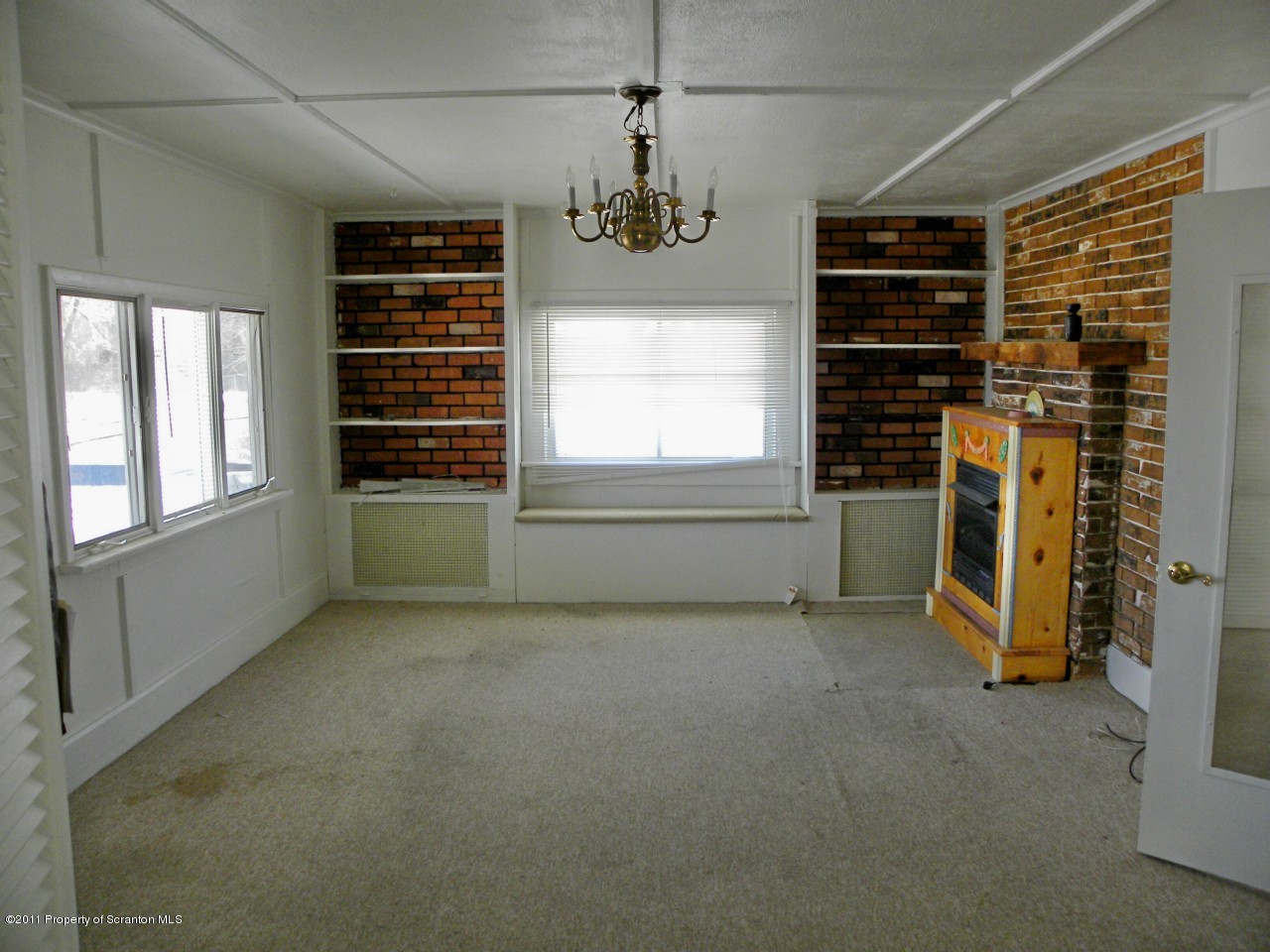 81 Chapman Lake Road Olyphant, PA 18447 - Photo 5 of 11 Gallery Image 5