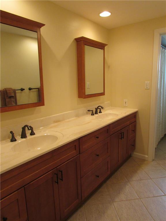 1765 Partridge Run Road Upper St. Clair, PA 15241 - Photo 21 of 25 FULL BATHROOM