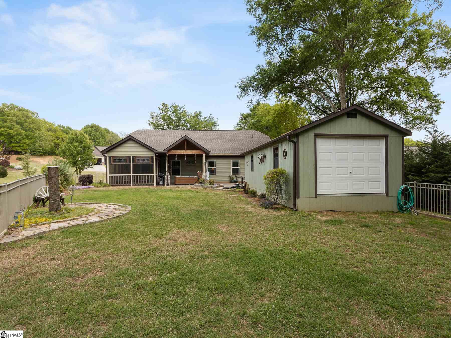 114 Long Creek Court Inman, SC 29349 - Photo 31 of 36 Gallery Image 31