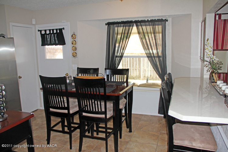 5209 Royce Drive Amarillo, TX 79110 - Photo 8 of 20 Kitchen 3