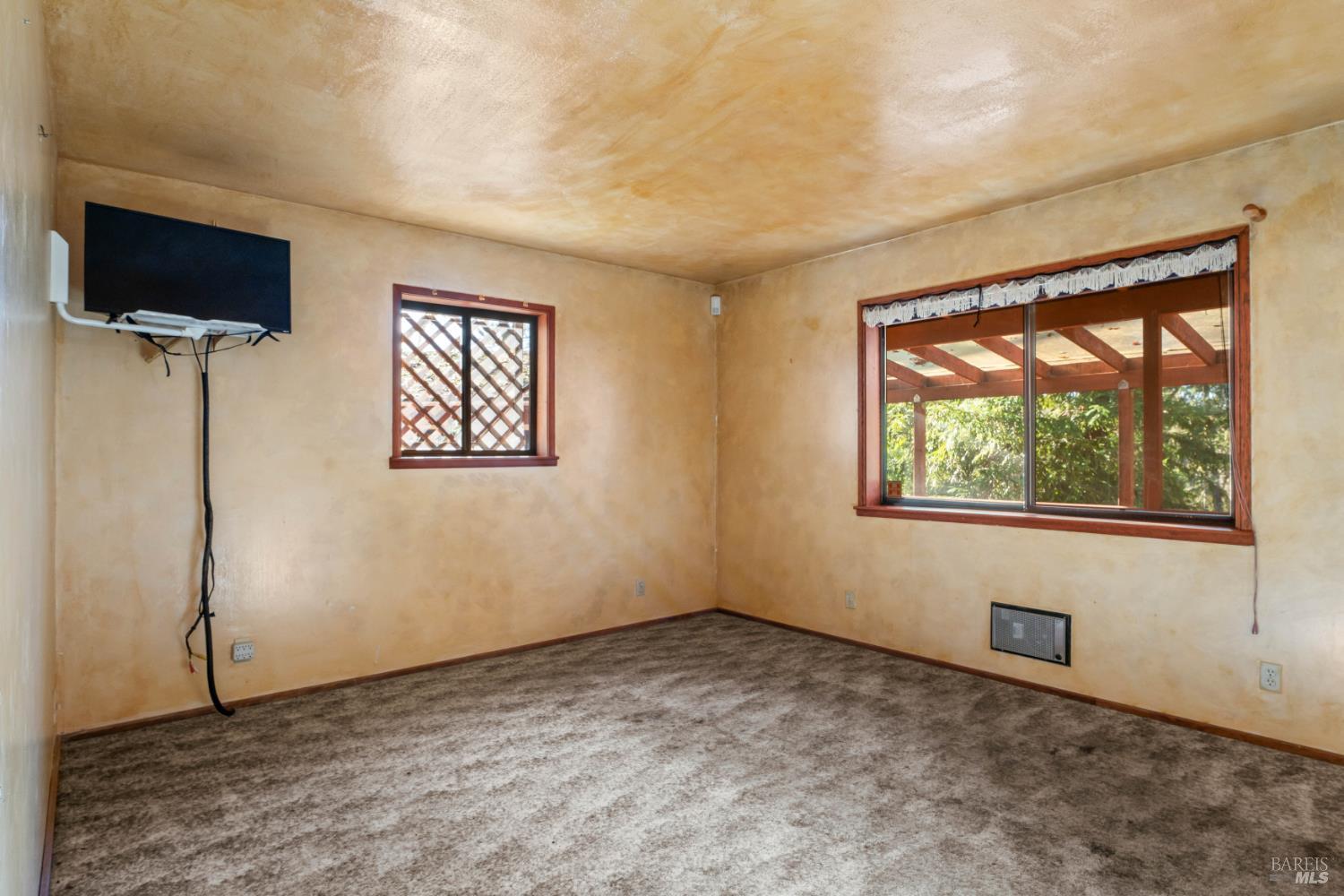 24465 Sherwood Road Willits, CA 95490 - Photo 18 of 24