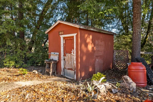 $300,000 | 24465 Sherwood Road, Willits, CA 95490