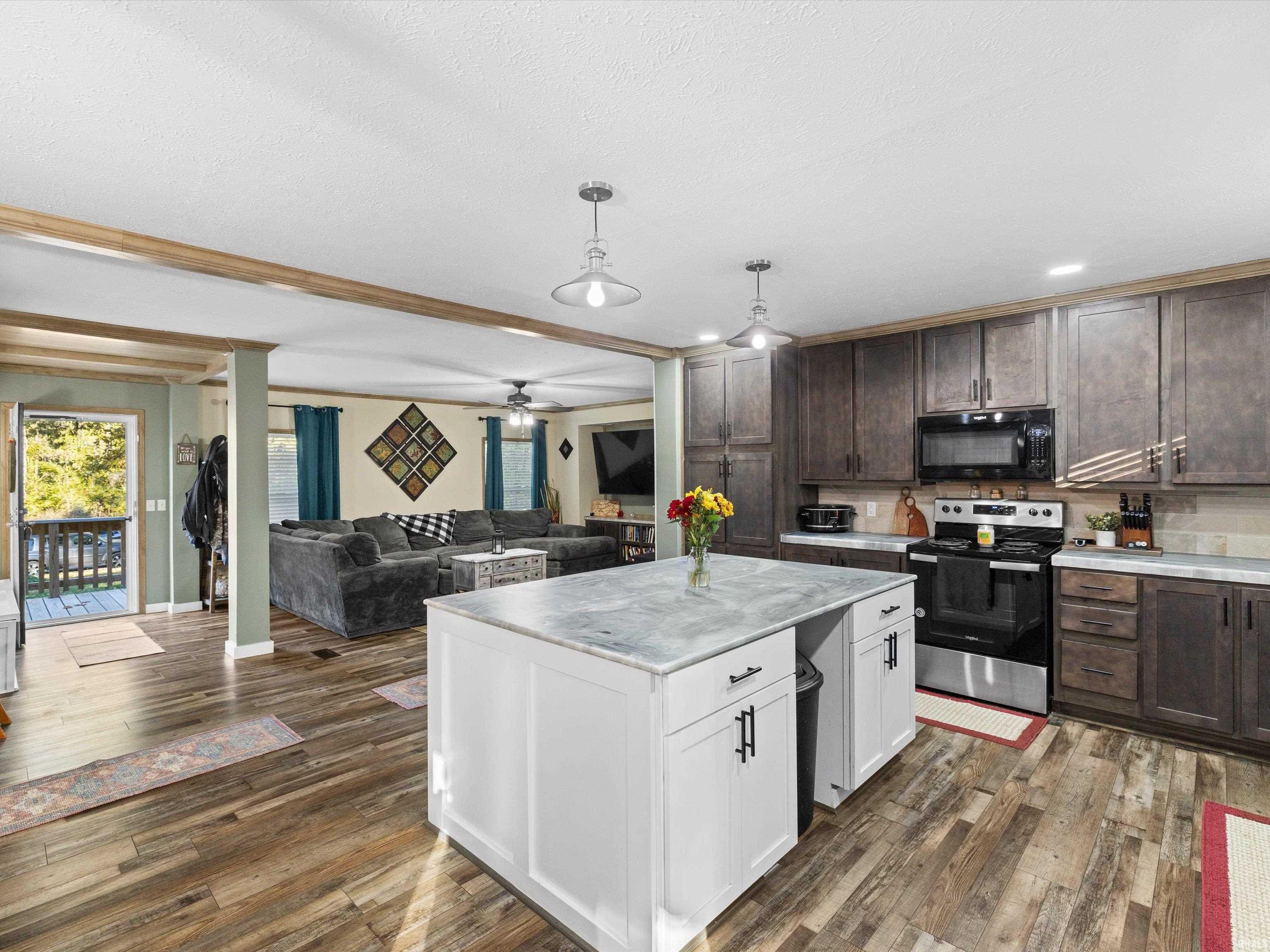 1611 Hills Road Newburgh, IN 47630 - Photo 11 of 36 Gallery Image 11