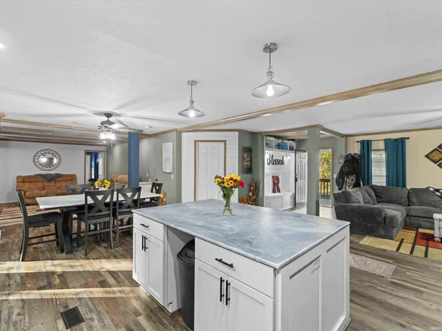 $254,900 | 1611 Hills Road, Newburgh, IN 47630