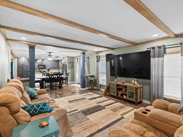 $259,900 | 1611 Hills Road, Newburgh, IN 47630