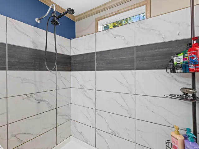 $254,900 | 1611 Hills Road, Newburgh, IN 47630