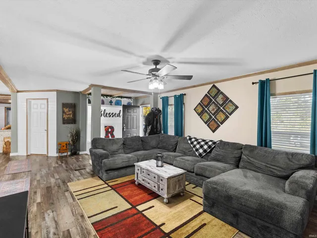 $259,900 | 1611 Hills Road, Newburgh, IN 47630