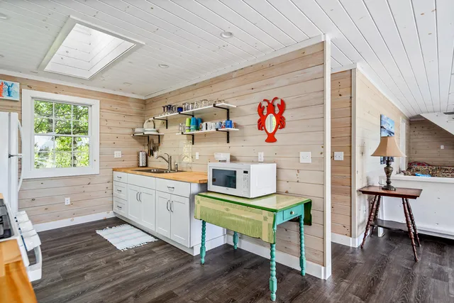 $1,850,000 | 161 North Road, Matinicus, ME 04851