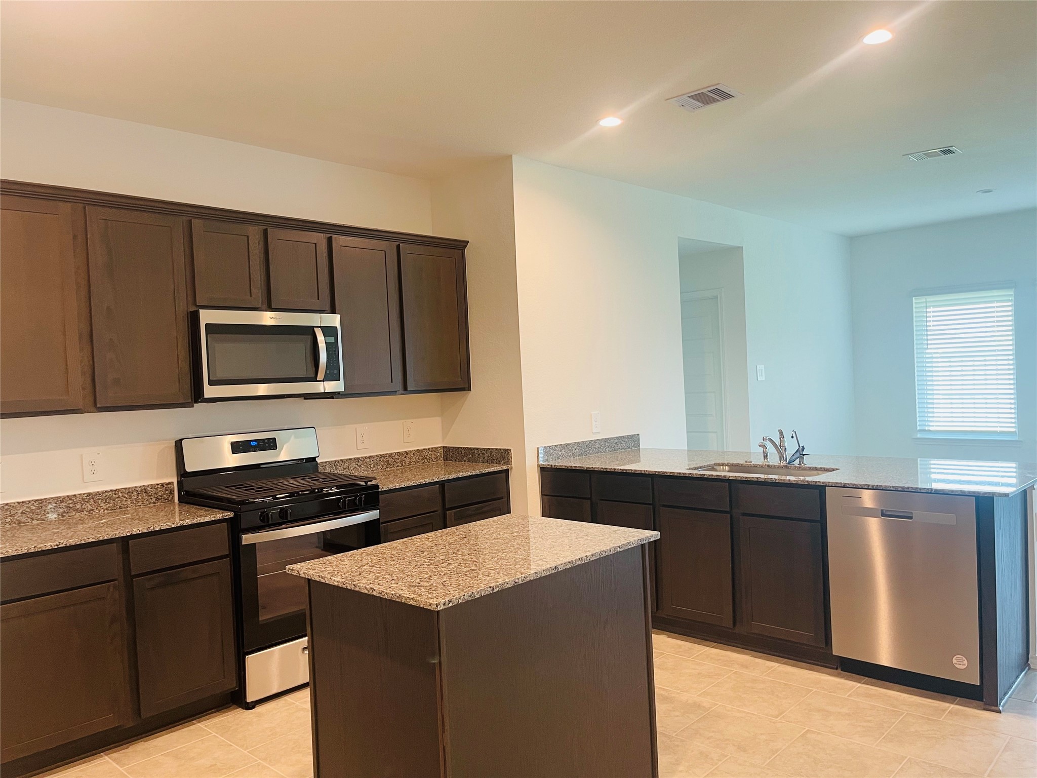 1122 Appaloosa Rosharon, TX 77583 - Photo 11 of 32 Gallery Image 11