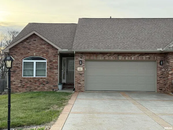$275,000 | 638 Mickel Parkway, Washington, IL 61571