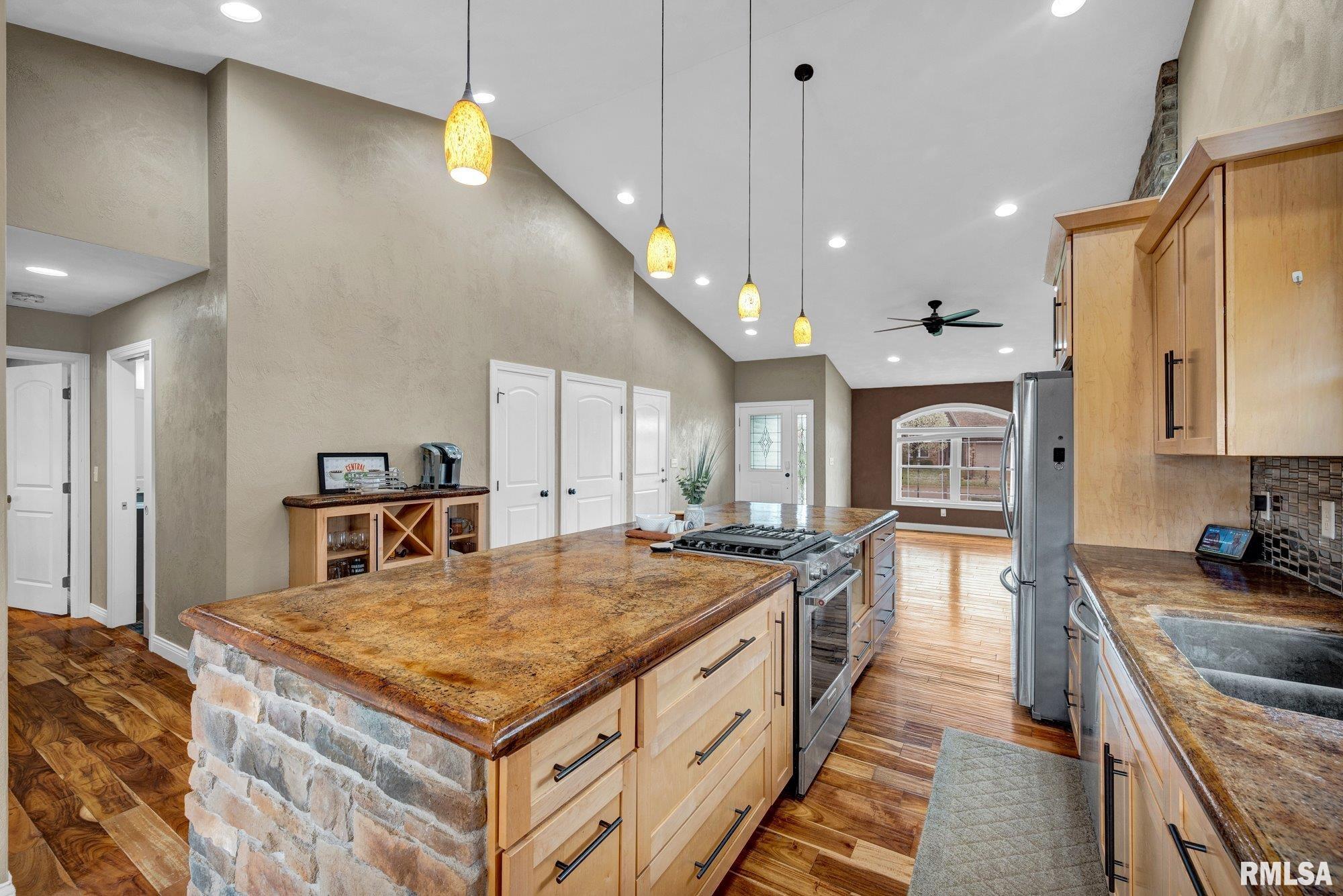 638 Mickel Parkway Washington, IL 61571 - Photo 12 of 49