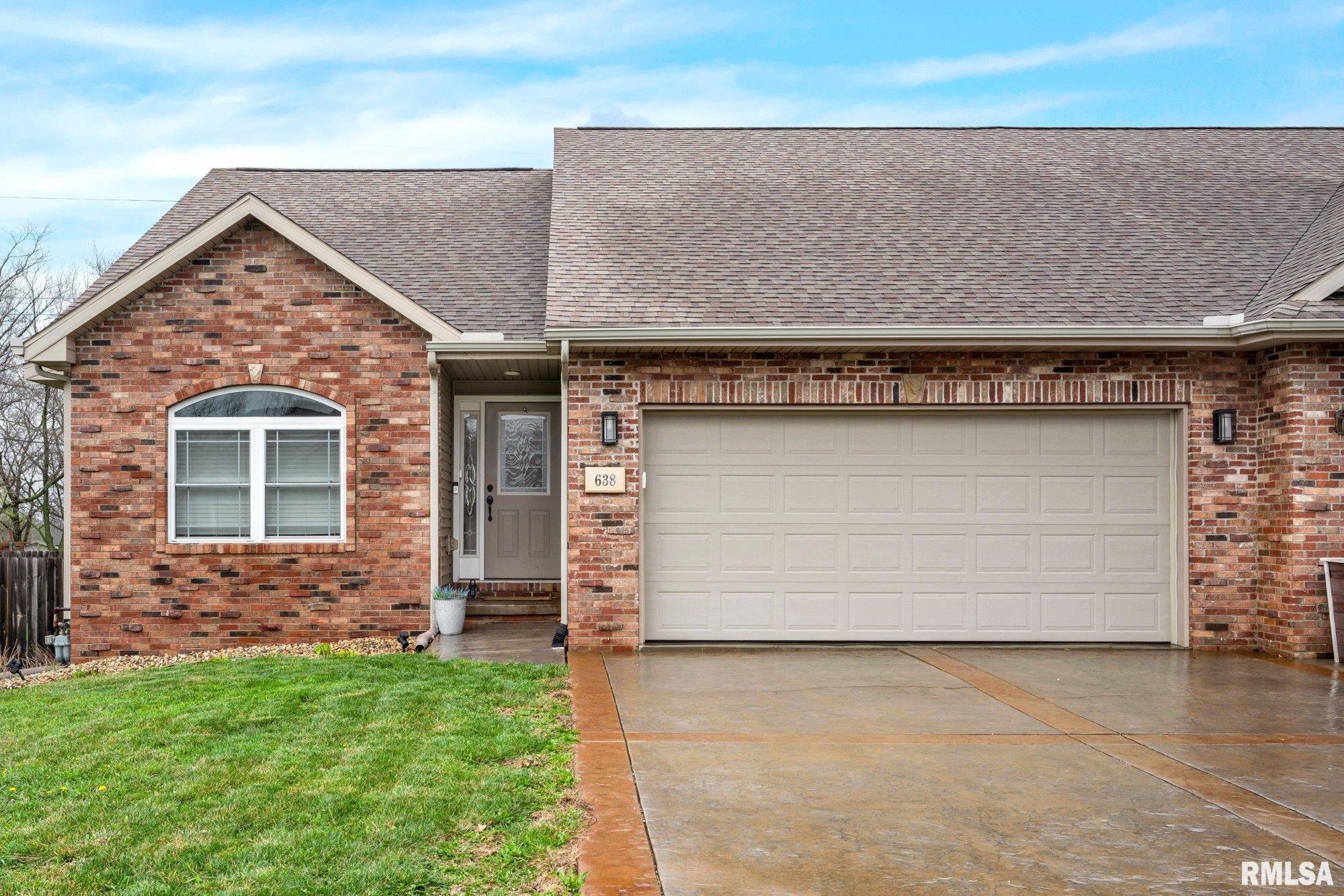 638 Mickel Parkway Washington, IL 61571 - Photo 2 of 49