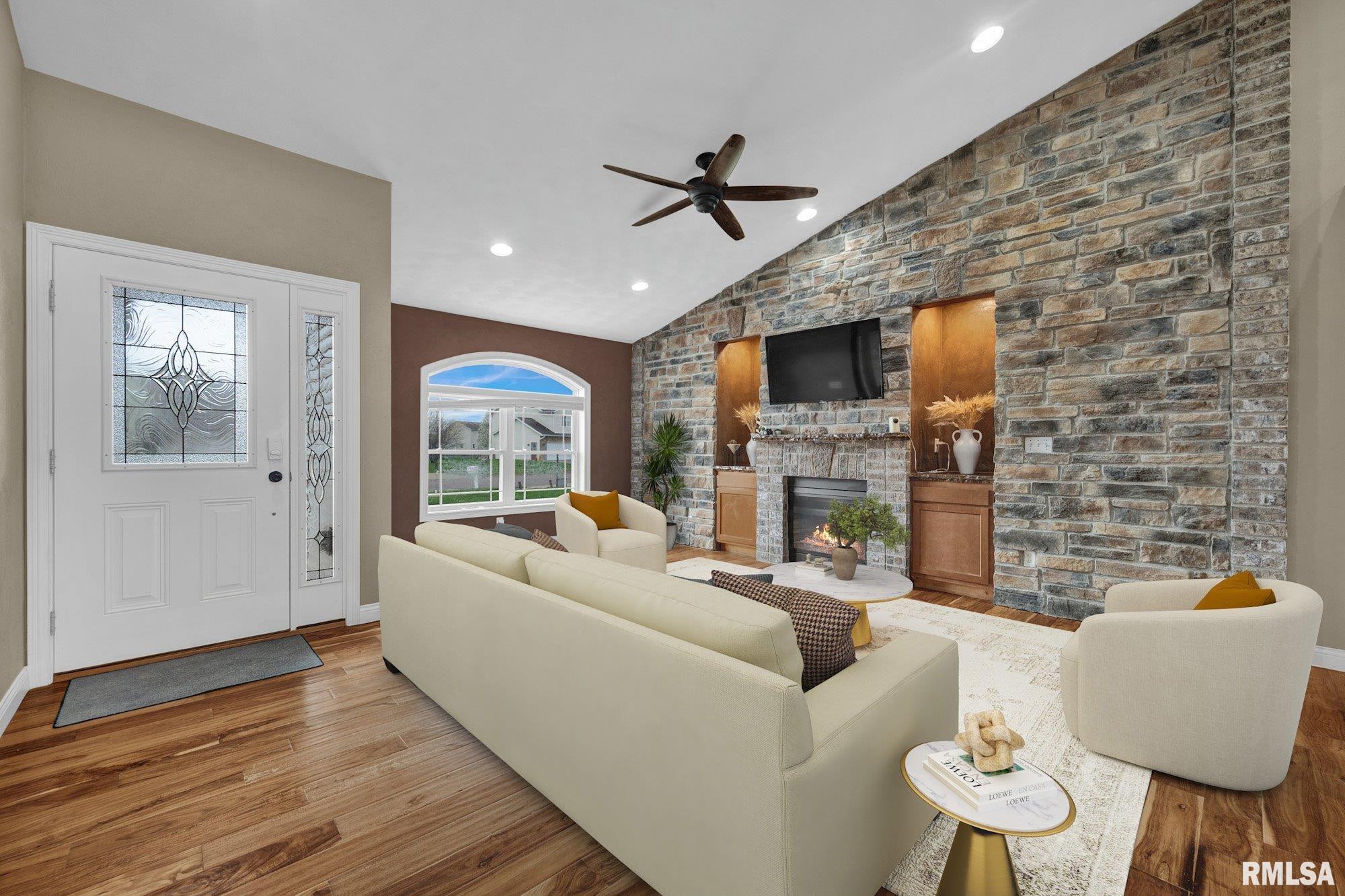638 Mickel Parkway Washington, IL 61571 - Photo 4 of 49