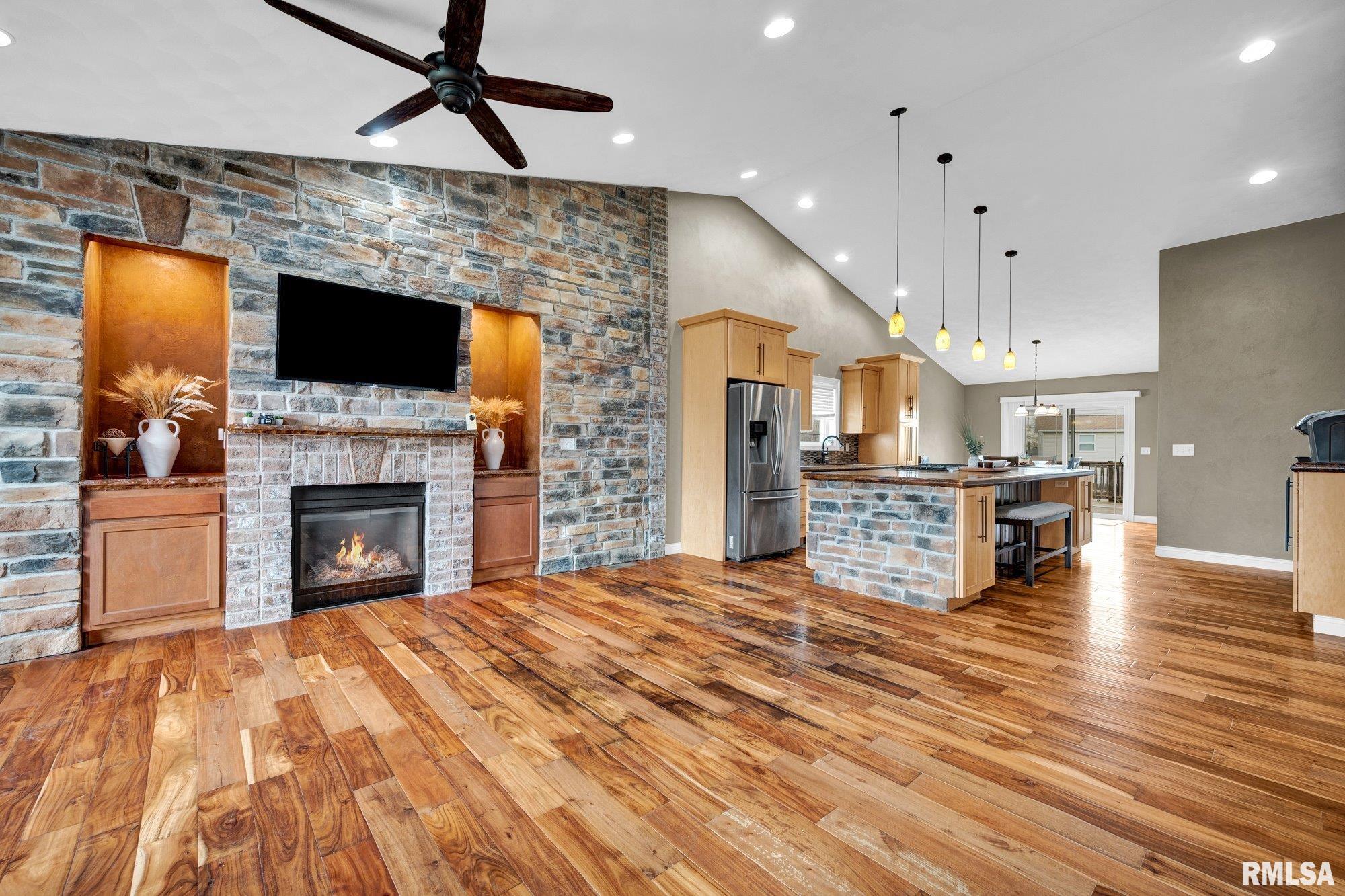 638 Mickel Parkway Washington, IL 61571 - Photo 5 of 49