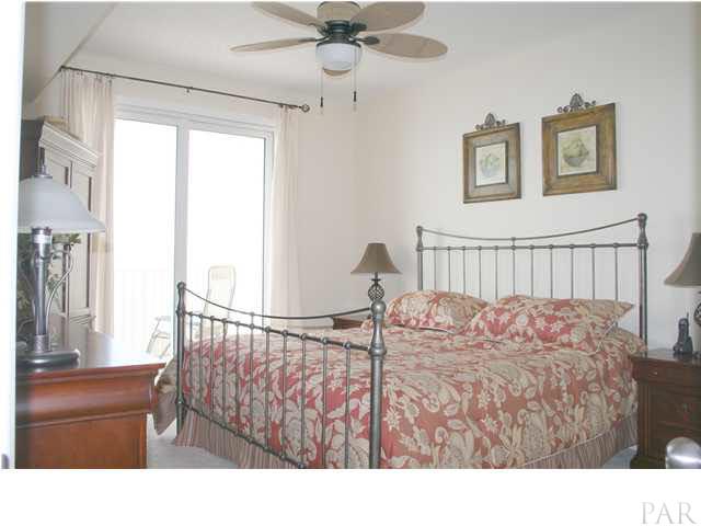 14500 Perdido Key Drive, Unit 1303 Perdido Key, FL 32507 - Photo 7 of 9 Kitchen and breakfast bar