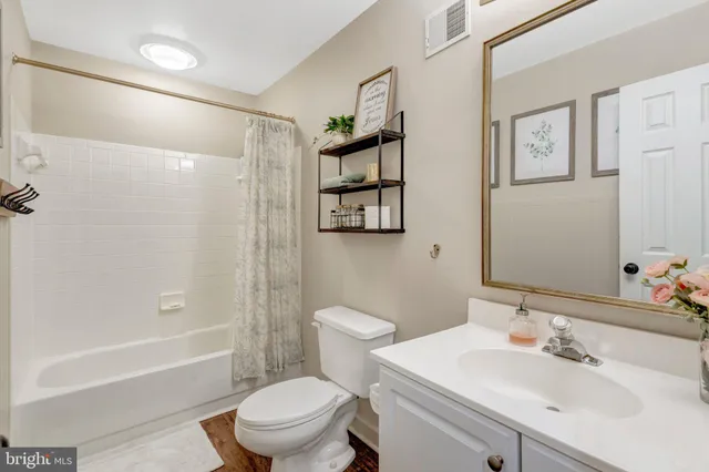 $650,000 | 6502 Milva Lane, Springfield, VA 22150