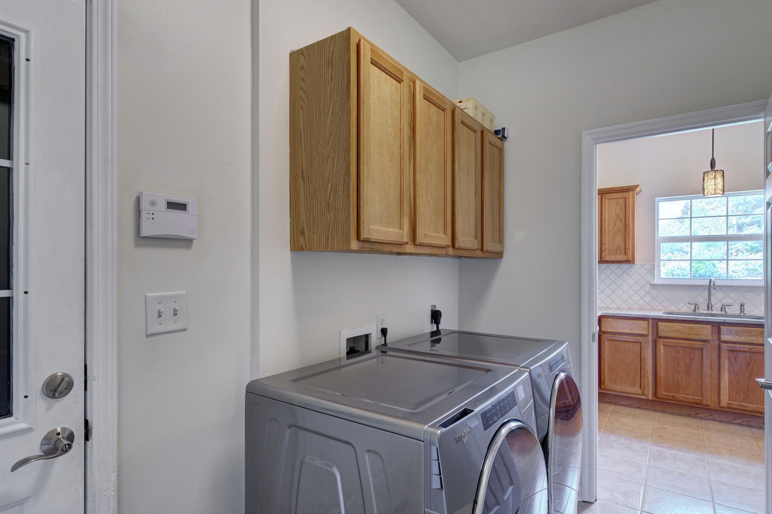 284 Jones Road Crestview, FL 32536 - Photo 36 of 41 36-36-Laundry-02