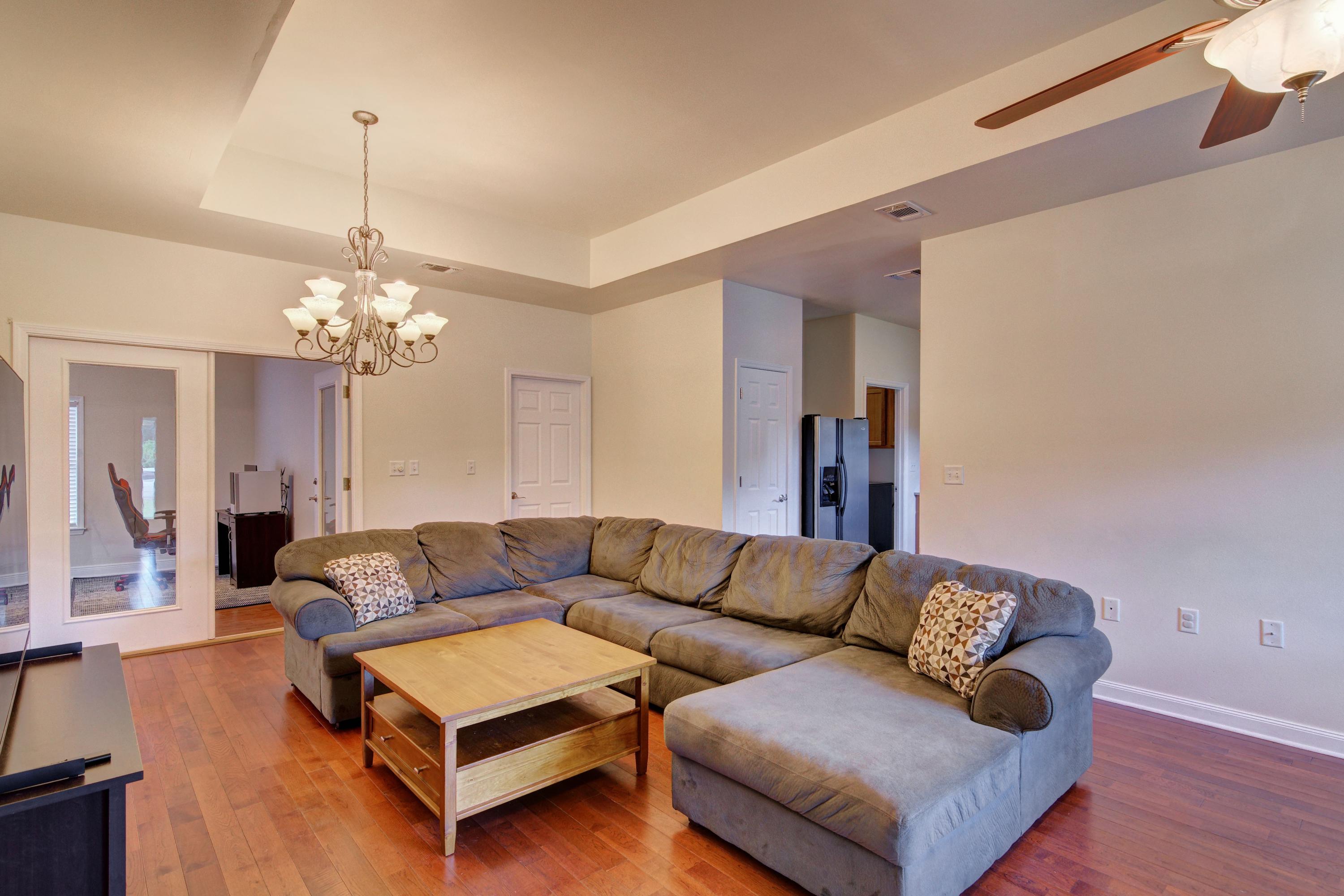 284 Jones Road Crestview, FL 32536 - Photo 8 of 41 6-06-Livingroom-01