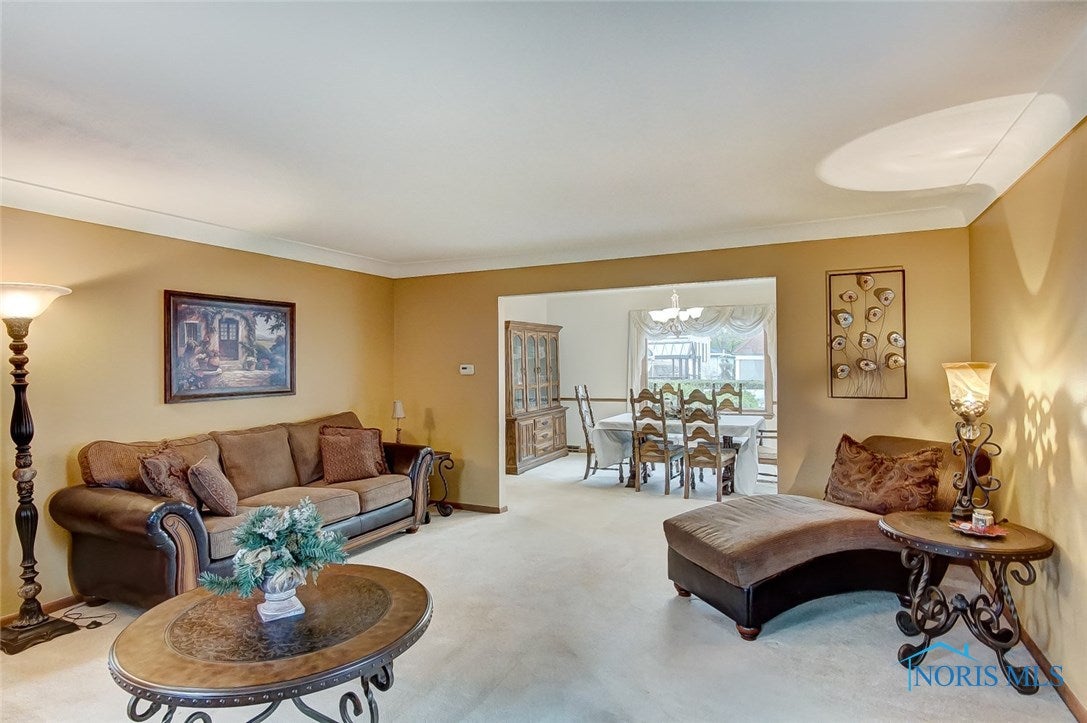 406 Eagle Point Road Rossford, OH 43460 - Photo 8 of 35 Gallery Image 8