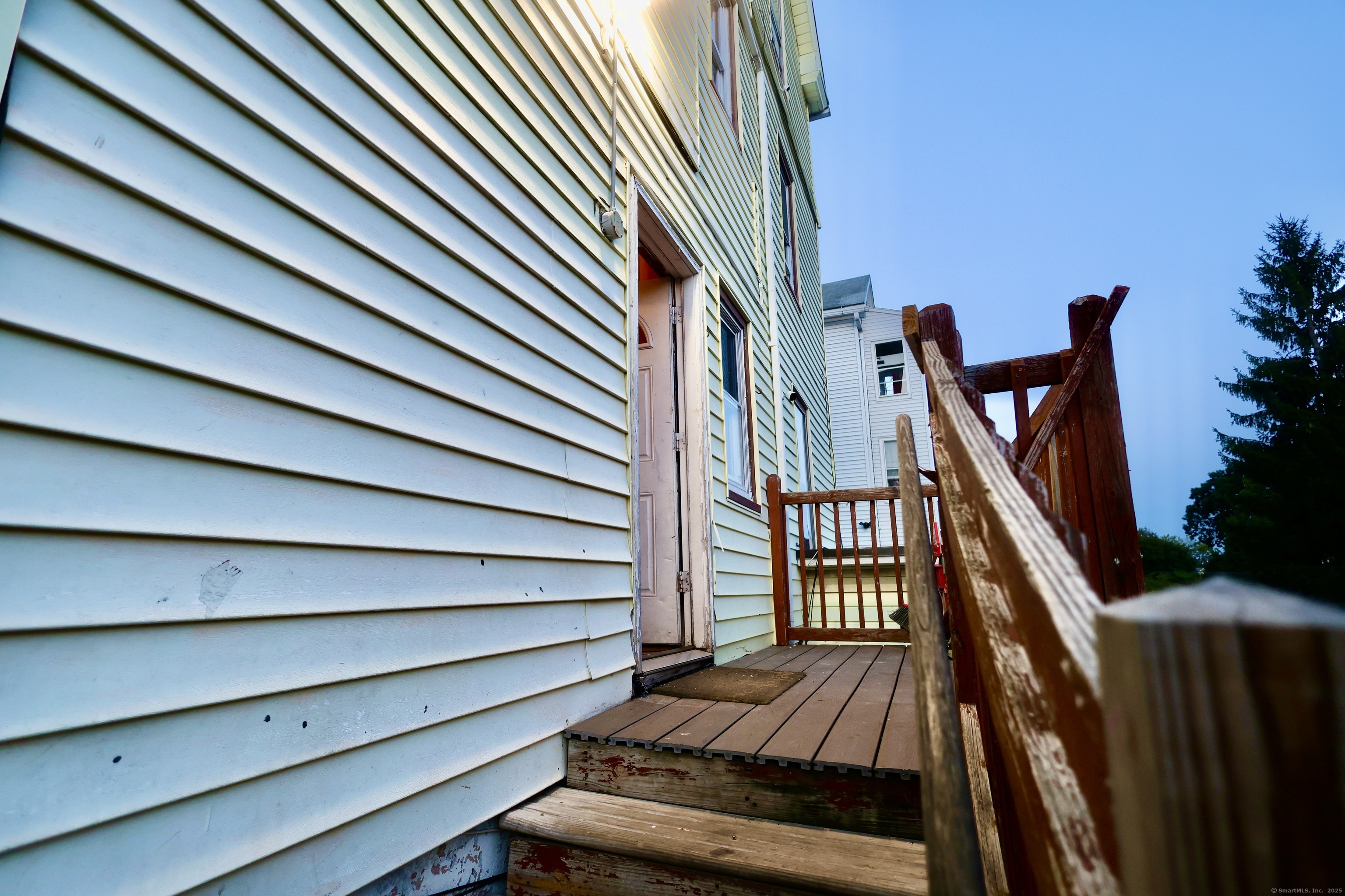 660 West Main Street New Britain, CT 06053 - Photo 25 of 26 a view of entryway