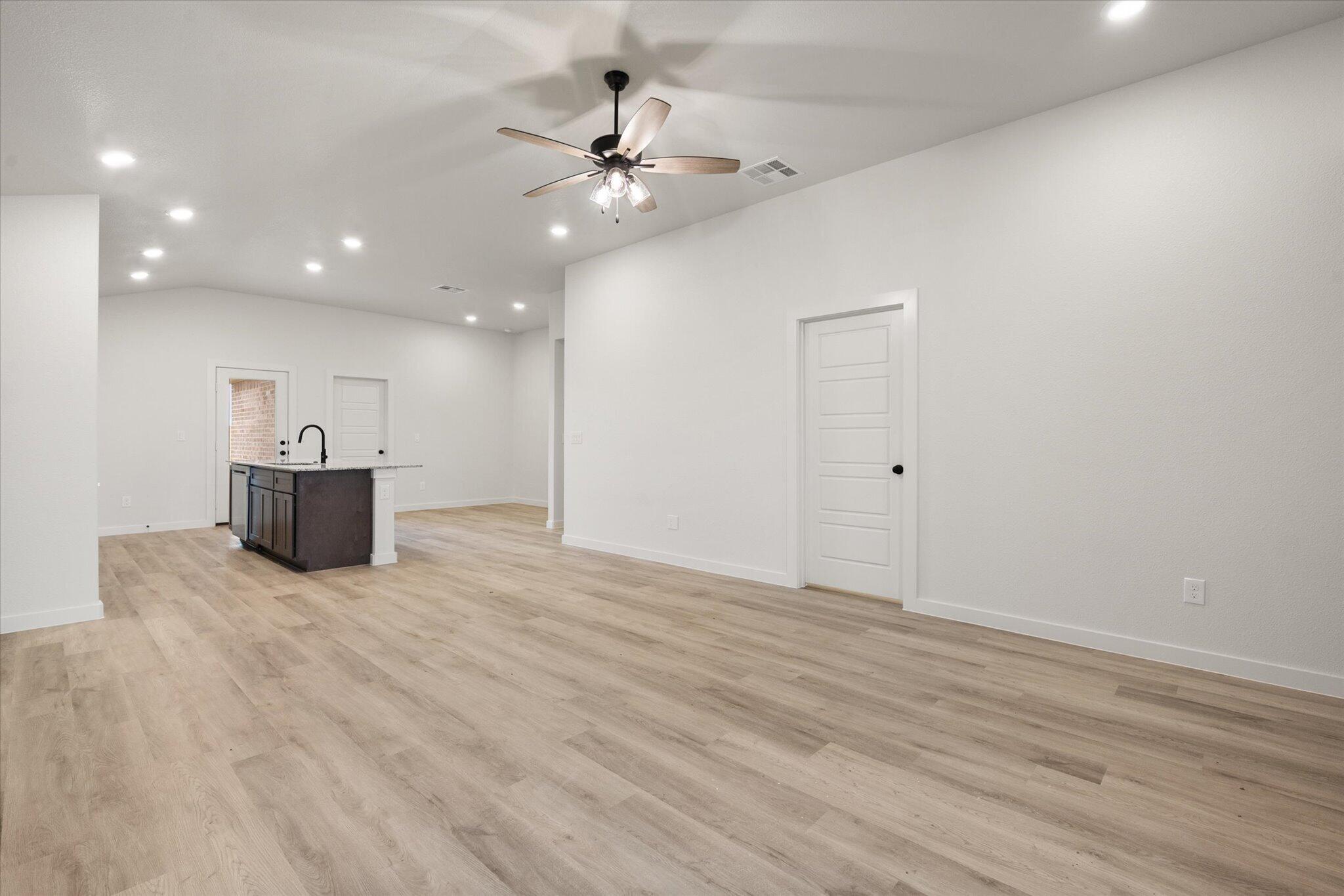 5630 Rice Street Lubbock, TX 79416 - Photo 5 of 23 05-5630 Rice1569