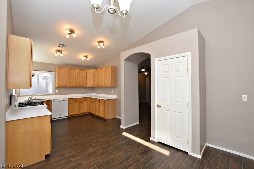 983 Ridge Path Avenue Henderson, NV 89015 - Photo 29 of 45 Gallery Image 29