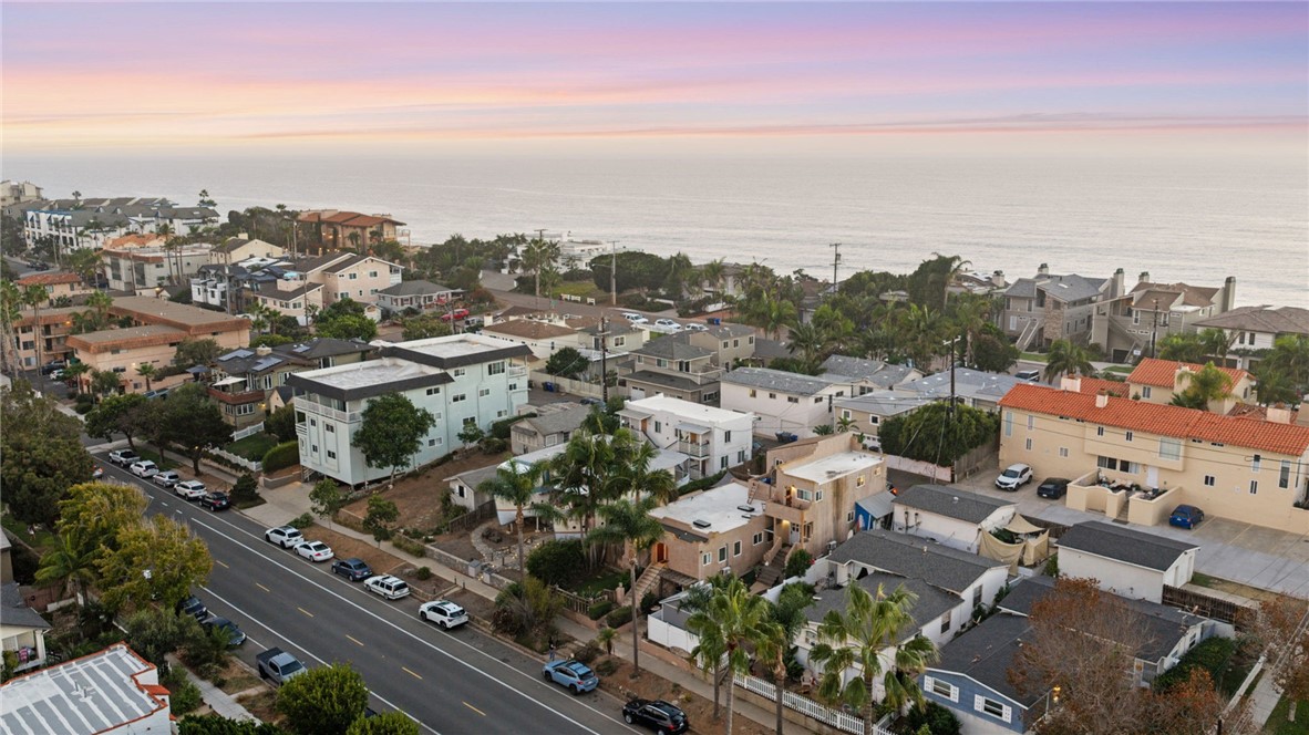 720 3rd Street Encinitas, CA 92024 - Photo 2 of 33 Gallery Image 2