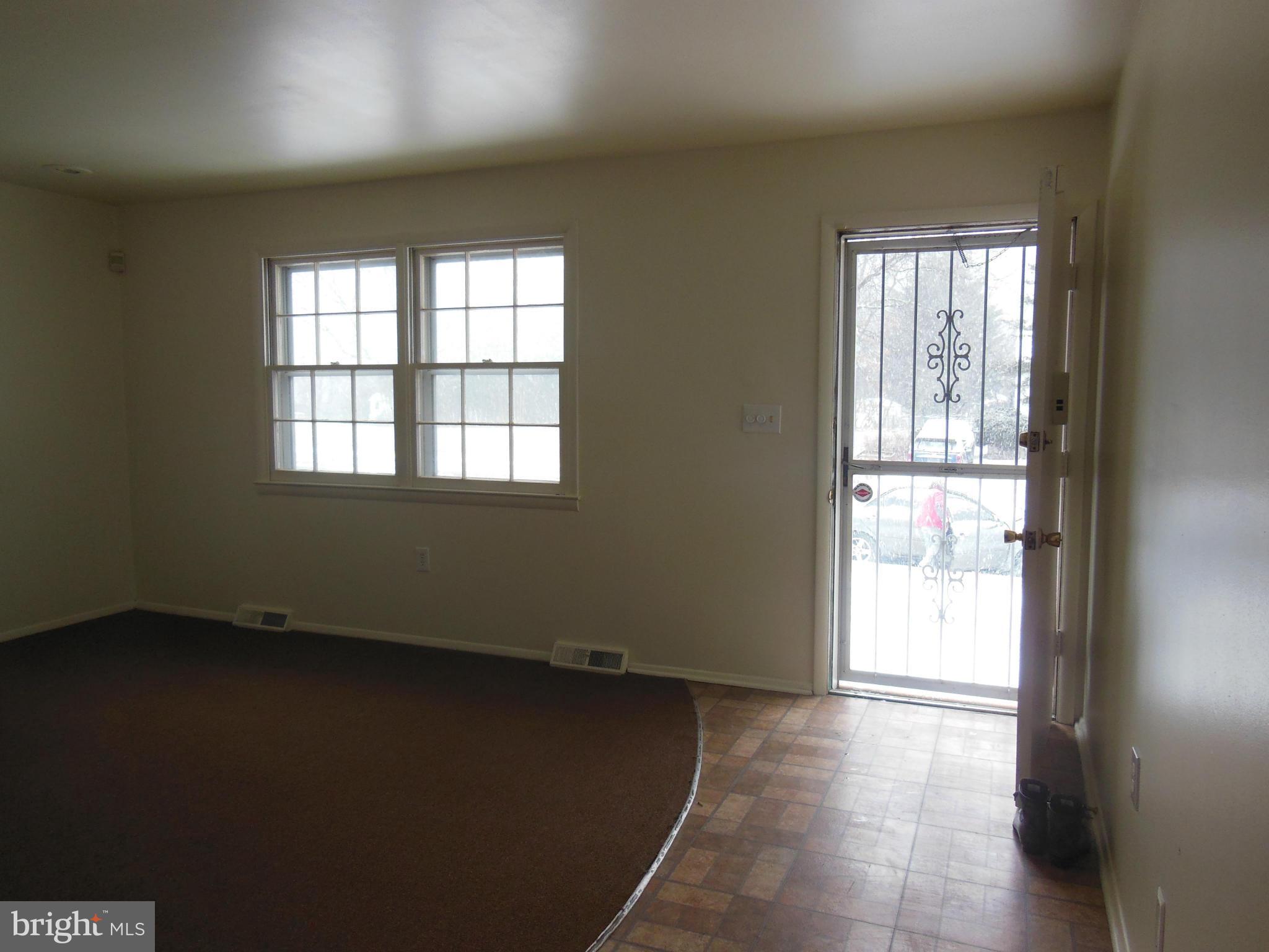 3746 Trent Road Randallstown, MD 21133 - Photo 15 of 18 Living Room