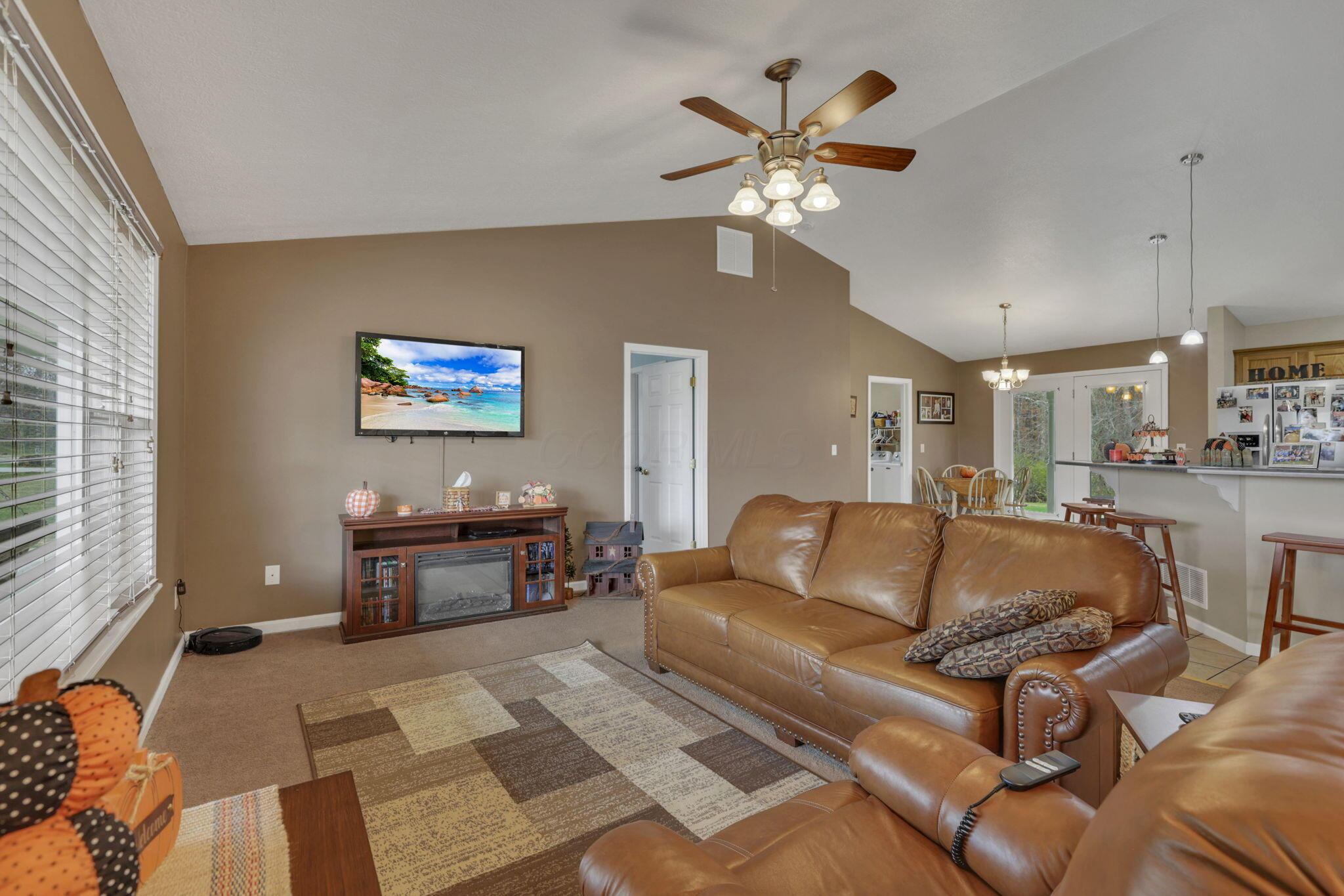 6092 Clearport Road Southwest Lancaster, OH 43130 - Photo 10 of 70 11-web-or-mls-_S5A5503