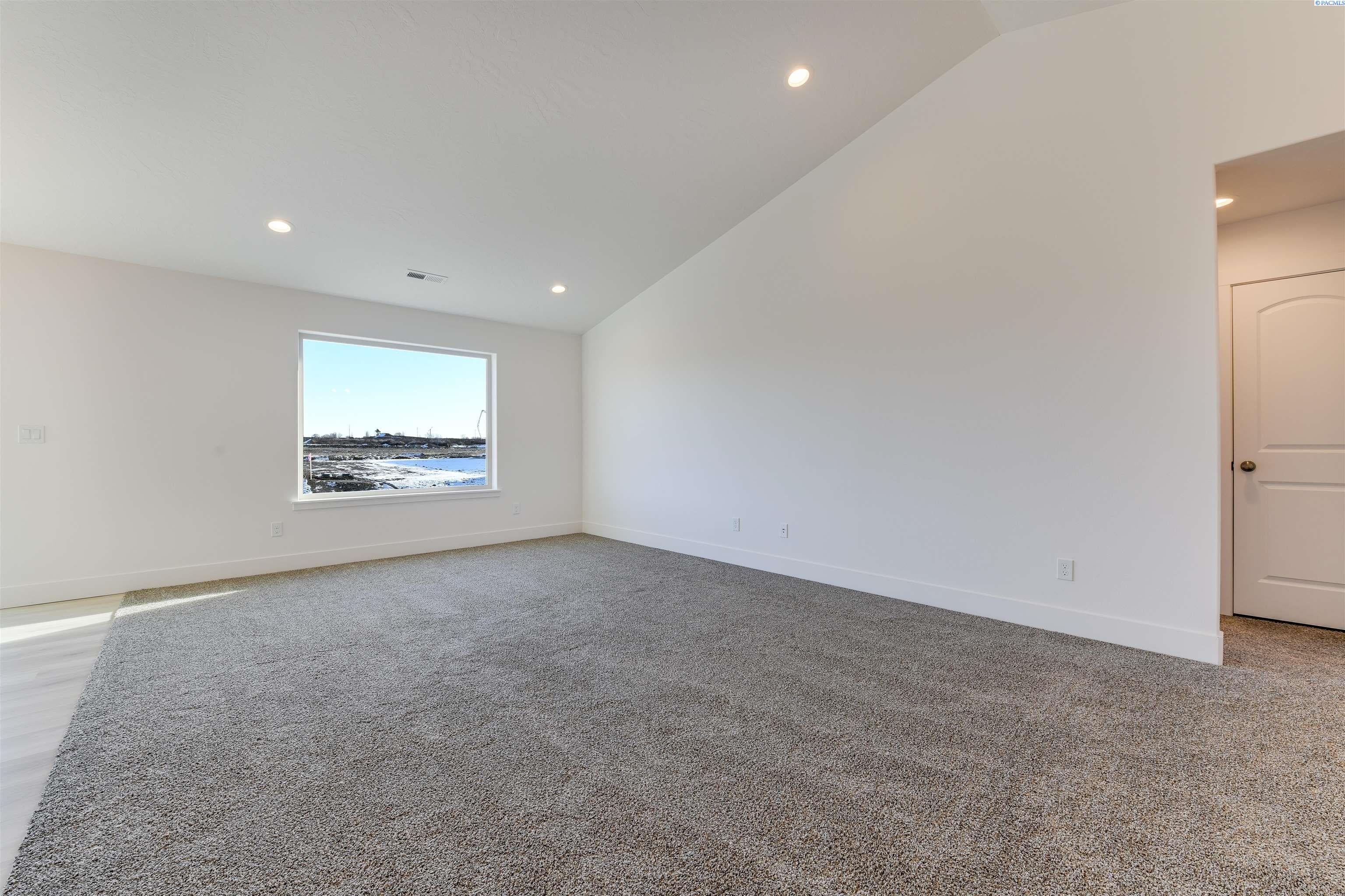 905 North Euclid Road Grandview, WA 98930 - Photo 4 of 25 Gallery Image 4