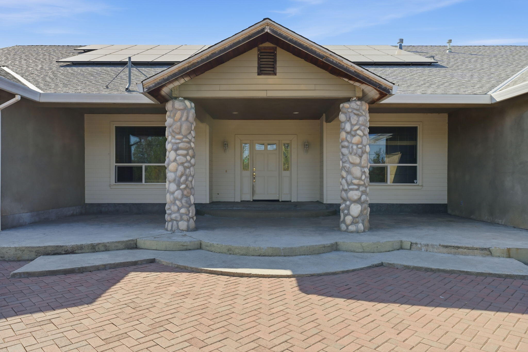 11574 Quartz Hill Road Redding, CA 96003 - Photo 2 of 37 2-web-or-mls-BiggerFlow Real Estate Medi