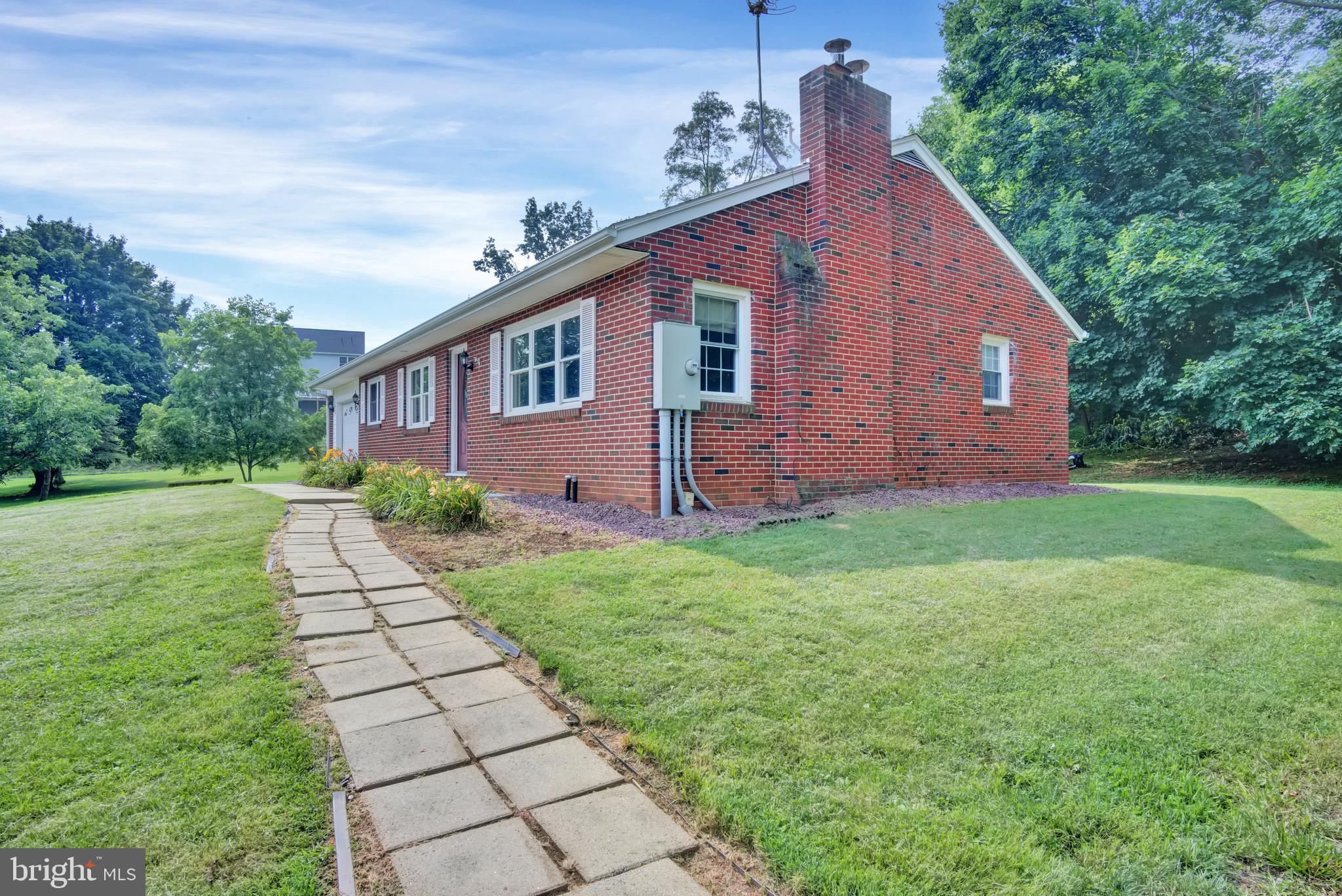 204 West Springville Road Boiling Springs, PA 17007 - Photo 3 of 47 Gallery Image 3