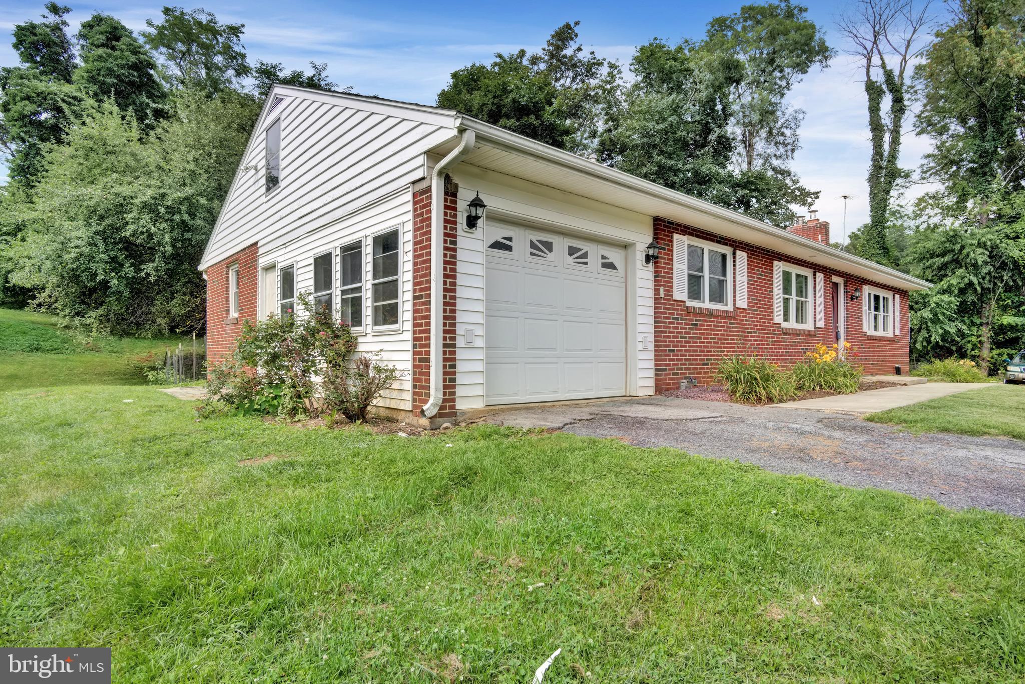 204 West Springville Road Boiling Springs, PA 17007 - Photo 5 of 47 Gallery Image 5