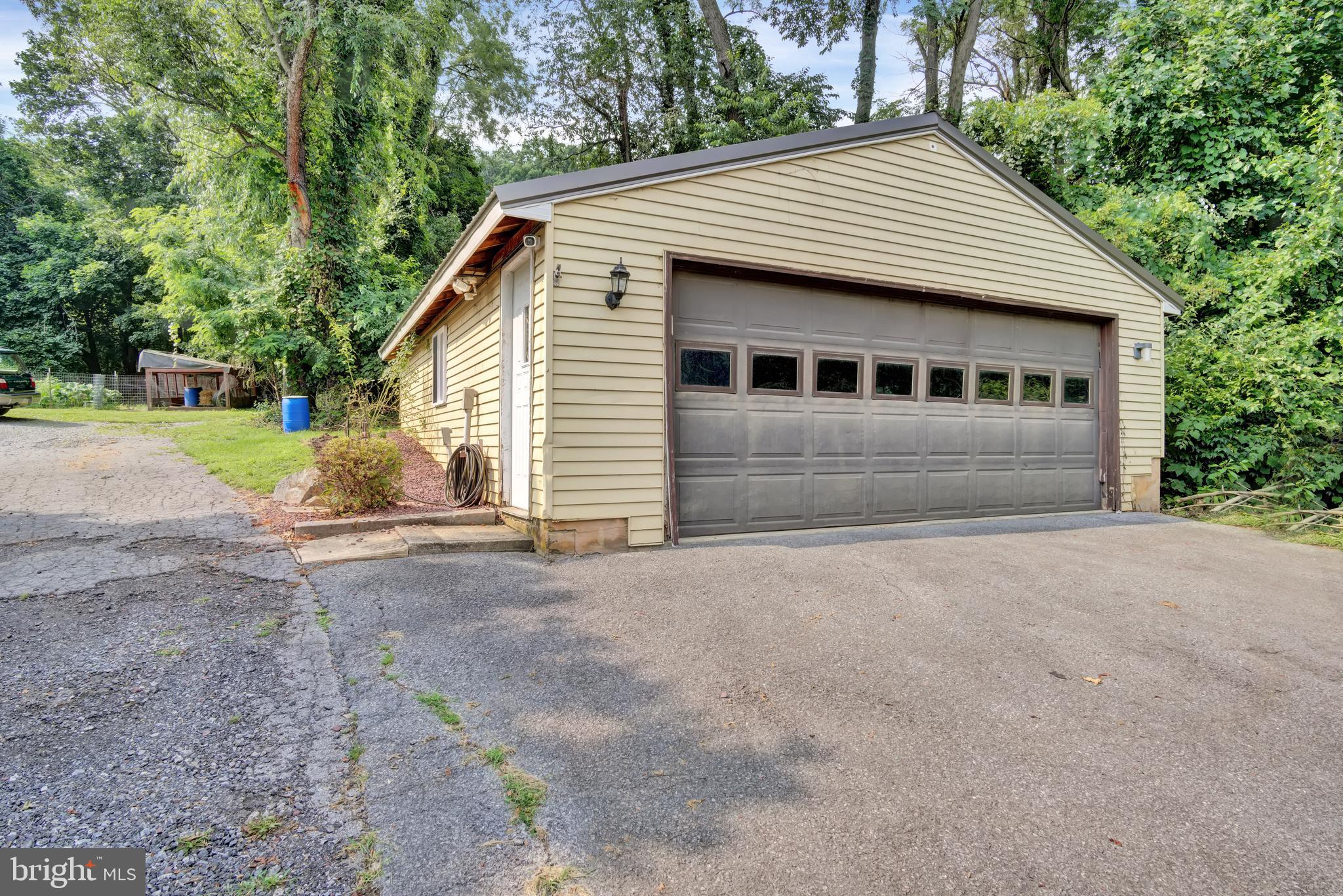 204 West Springville Road Boiling Springs, PA 17007 - Photo 10 of 47 Gallery Image 10