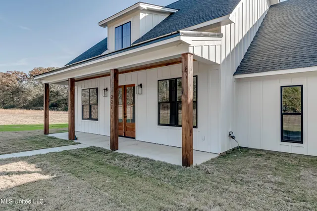 $430,000 | 227 Renfroe Road, Canton, MS 39046