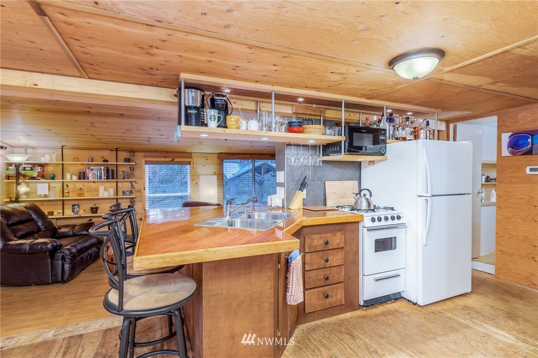 3034 Tower Road Maple Falls, WA 98266 - Photo 3 of 37