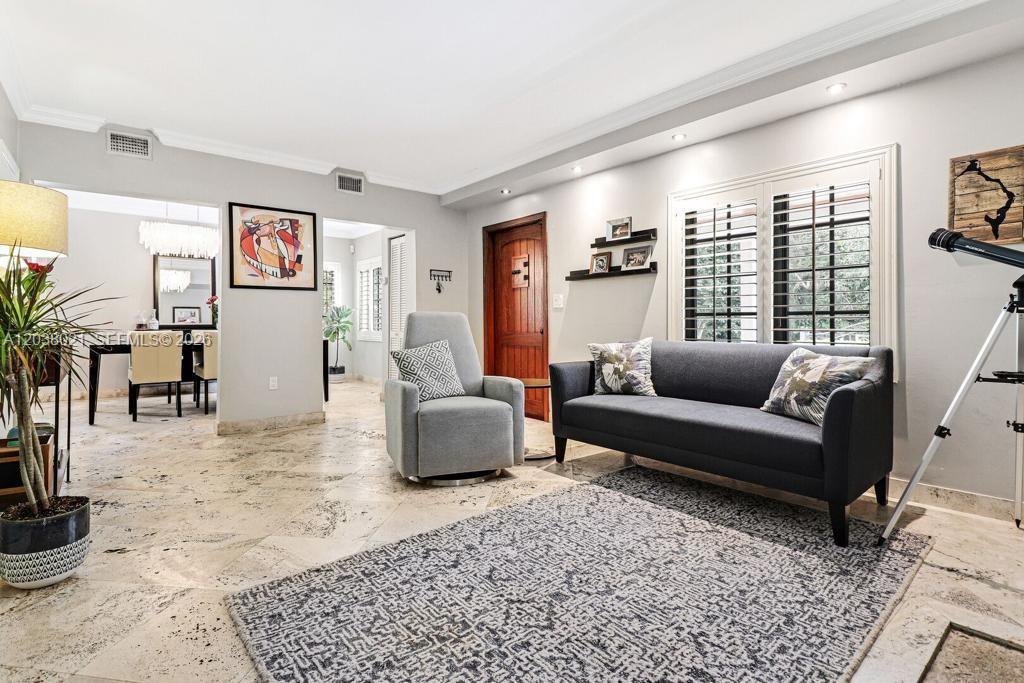 111 Southwest 29th Road, Unit 111 Miami, FL 33129 - Photo 8 of 12